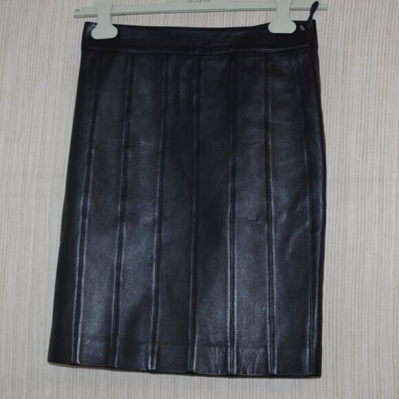 Chic Black Leather Mini Pencil Italian Skirt size S - Picture 9 of 12
